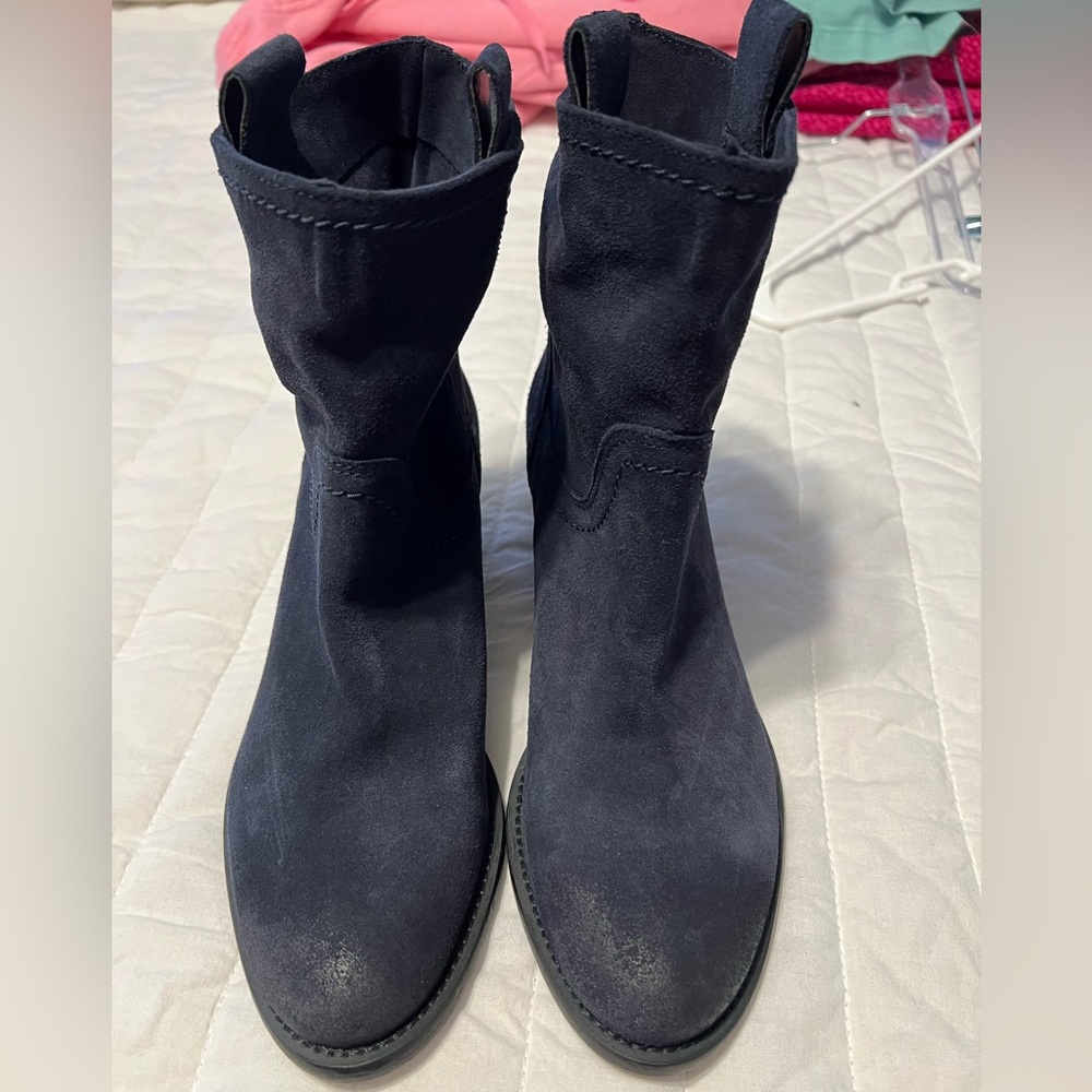 Andre Assous Womans Size 6/37 Blue Suede Ankle Boots Booties
